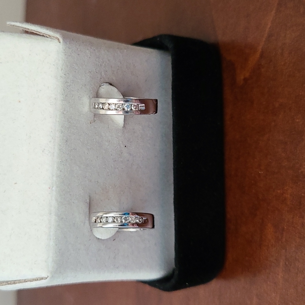 10K White gold diamond hoop earrings